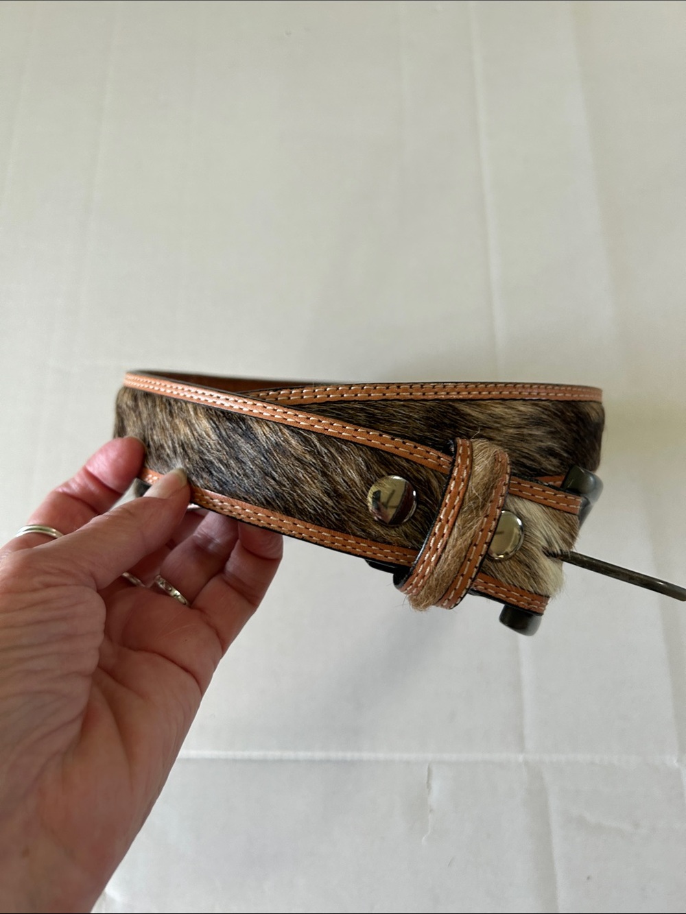 MONTANA SILVERSMITHS VINTAGE WESTERN CALF HAIR COWHIDE LEATHER BELT SZ 32